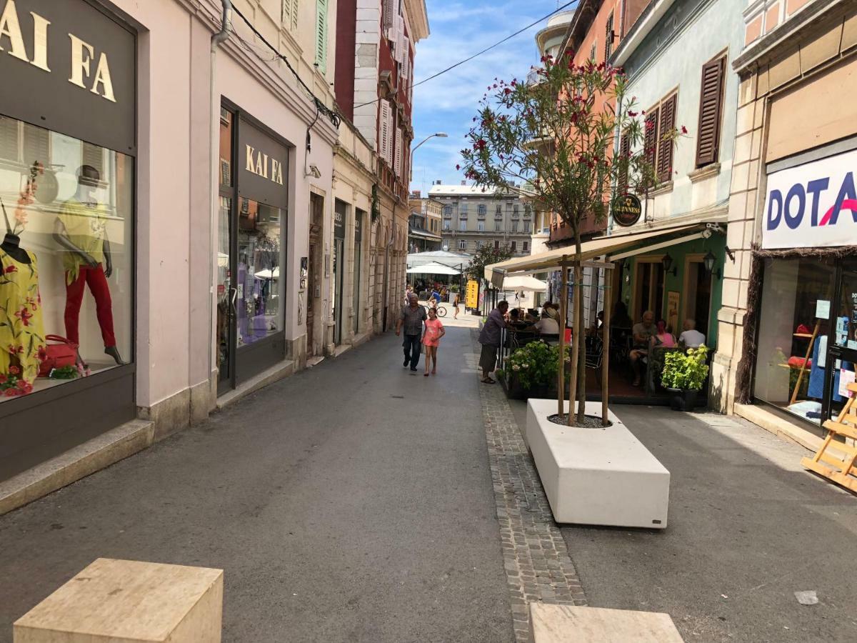 Sweet Suite With Free Private Parking PUY Exterior foto